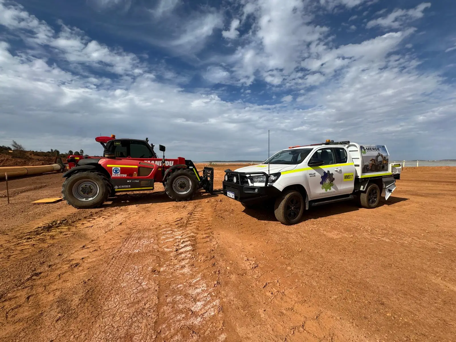 Merge Mechanical service vehicle providing on-site mechanical services in WA next to a Manitou telehandler on a remote mining site